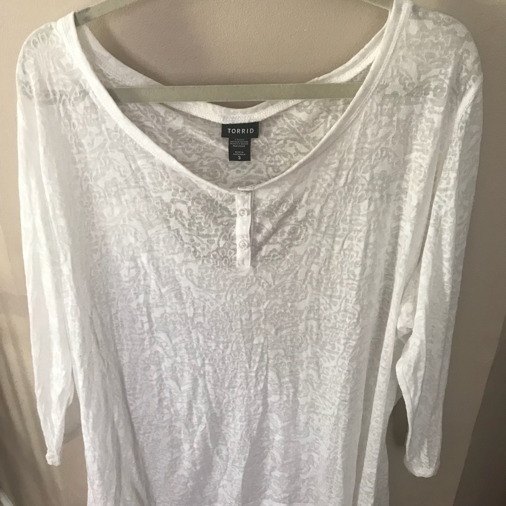 White design top with keyhole back